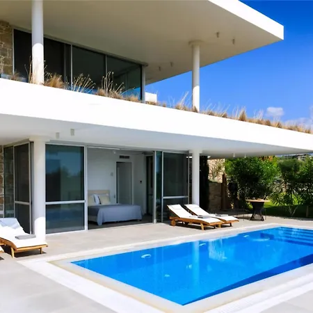 - Afrodite Villa Varko
