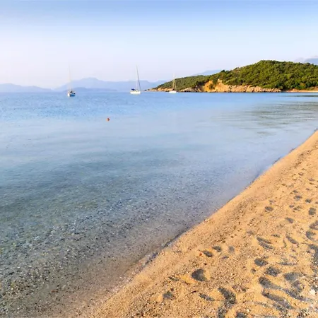 - Afrodite Villa Varko